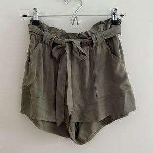 Jack BB Dakota paper bag waist shorts